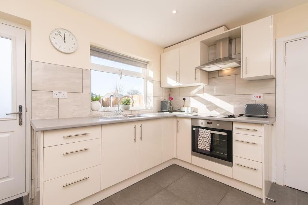 נוטינגהאם City Home From Home - Peaceful, Cosy & Modern 2Bed House מראה חיצוני תמונה