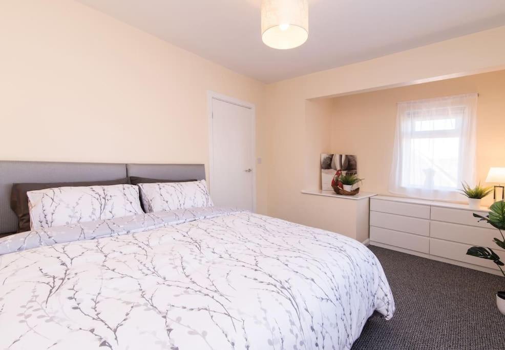 נוטינגהאם City Home From Home - Peaceful, Cosy & Modern 2Bed House מראה חיצוני תמונה